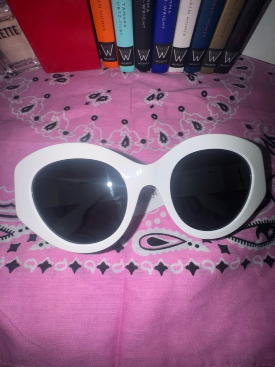 Burberry Accessories - Burberry White Oversized Round Sunglasses with Black Lenses NWT